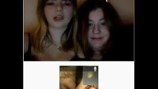 Un uomo con il cazzo piccolo in webcam