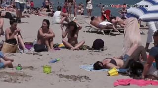 Una bella tettona avvistata in spiaggia