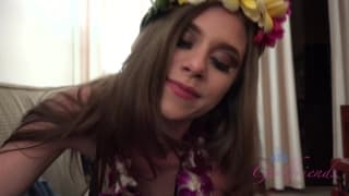 Questa troia succhia il cazzo come una vera professionista del pompino