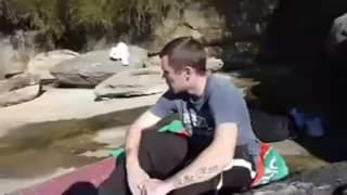 Lui vuole solo succhiare all'aperto