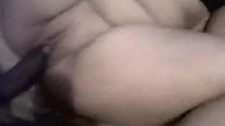 Lei gode insieme a un cazzo grosso e nero