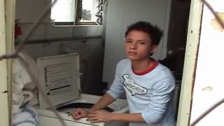 Giovani Twinks scopando in silenzio sulla terrazza