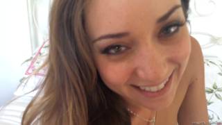 Un video hard lesbo nella casa della confraternita
