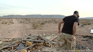 Courtney Cummz si fa scopare la figa da Johnny Sins