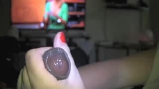 Lei ama segare il suo cazzo nero e duro Lei ama segare il suo cazzo nero e duro