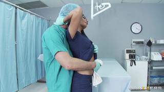 Medico e infermiera scopano nel consultorio Giovani 18-21 anni, Tettone, Pompini, More, Uniformi, Sceneggiatura XXX, Ex Ragazze, Full HD, Infermiera