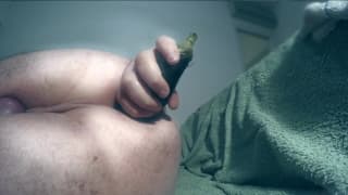 Un uomo gay e maturo e il suo dildo Un uomo gay e maturo e il suo dildo