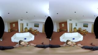 Ornella tira fuori le tettone e glielo succhia in VR Pompini, POV 1ma persona, Calze & Collant, Full HD