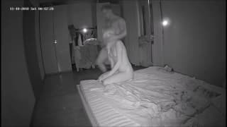 Lei ama il sesso violento mentre si filma