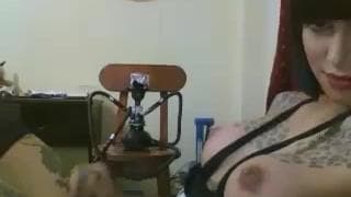 La trans tatuata Harley Trap si sega