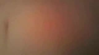 Lei lo fa eccitare ballando e poi succhia