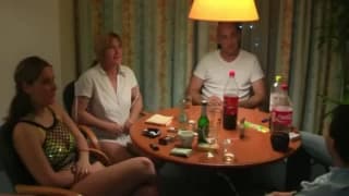 Due troie amatoriali scopate in gruppo Due troie amatoriali scopate in gruppo
