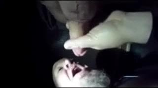 Tanti pompini al buio tra due caldi gay