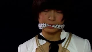 Una calda studentessa trans da dominare Una calda studentessa trans da dominare