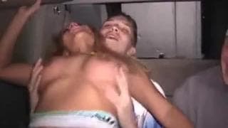 Una latina in mezzo a questi due cazzi Una latina in mezzo a questi due cazzi