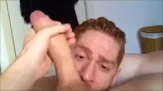 Un ragazzo rosso succhia e viene scopato Un ragazzo rosso succhia e viene scopato