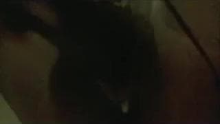 Ecco una bella figa bagnata da vicino