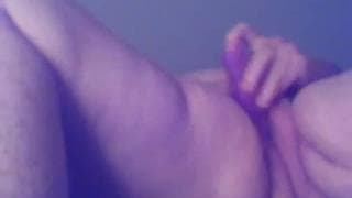 Una grassa troia sa come godere a casa