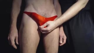 Lui ama segare il cazzo del suo amico