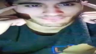 Un ragazzo indiano vuole farci godere