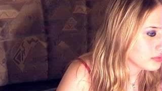Una bellissima bionda si sega per te Una bellissima bionda si sega per te