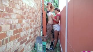 Skate lesbian martes scopare in un vicolo Skate lesbian martes scopare in un vicolo