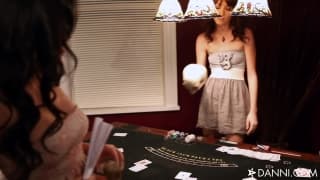 Asa e Zoe in questa scena lesbo imperdibile