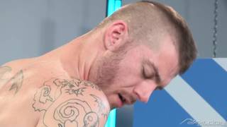 Sebastian Kross oggi gode con Tryp Bates Sebastian Kross oggi gode con Tryp Bates