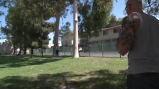 Dylan Ryder viene sbattuta da uno sconosciuto Dylan Ryder viene sbattuta da uno sconosciuto
