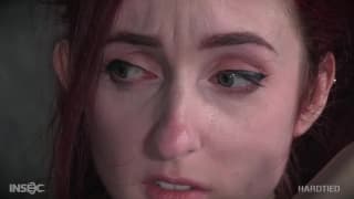 BDSM estremo: orgasmo doloroso di una ragazza legata e schiaffeggiata BDSM estremo: orgasmo doloroso di una ragazza legata e schiaffeggiata