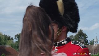 Sofia Lee si fa scopare la fica dal grosso cazzo di Danny D