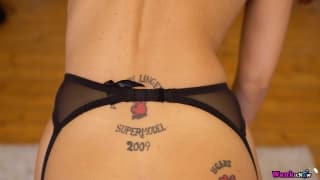 Jennifer Keellings ama la pole dance e il suo sextoy Jennifer Keellings ama la pole dance e il suo sextoy