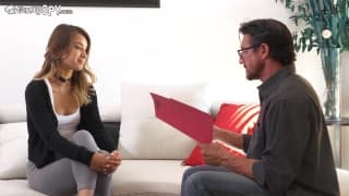 Tata sexy punita dalla padrona di casa. Che bella scena lesbo! Tata sexy punita dalla padrona di casa. Che bella scena lesbo!