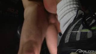 Ridge Kane sa fare godere Tommy Defendi