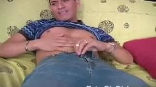 Anthony ama segare il suo caozzo duro Anthony ama segare il suo caozzo duro