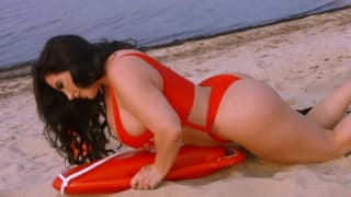 La calda Korina è una fan di Baywatch e di Pamela Anderson La calda Korina è una fan di Baywatch e di Pamela Anderson