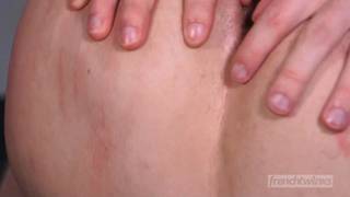 Due giovani francesi che godono insieme