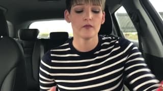 Un nuovo dildo per la figa di Hannah Un nuovo dildo per la figa di Hannah