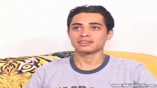 Sebastian Rodriguez si gode il suo cazzo da solo Sebastian Rodriguez si gode il suo cazzo da solo