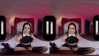 Una scopata in realtà virtuale con questa cosplayer bruna