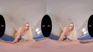 Giovane bionda molto bella, scopata in POV e VR Giovane bionda molto bella, scopata in POV e VR