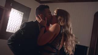 Performance hardcore per soddisfare la bella attrice Lena Paul