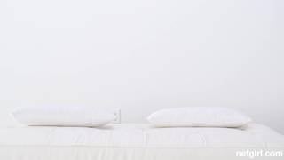 Due colleghe attrici porno ingoiano tutto il loro sperma