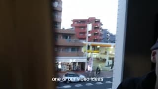 Due ragazzi se lo succhiano in balcone Due ragazzi se lo succhiano in balcone