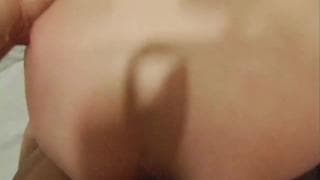 Una coppia che ama dare spettacolo a letto Una coppia che ama dare spettacolo a letto