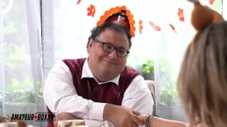 Si scopa la fidanzata e la suocera per il Ringraziamento