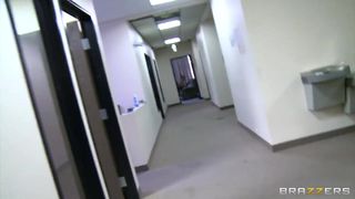 Una doccia che si trasforma in una grande scopata