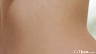 Bagno schiumoso e cunnilingus tra due lesbiche