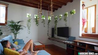 Magra bruna POV scopata con grosso cazzo
