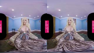 Non perdetevi questa bionda che si masturba in VR Non perdetevi questa bionda che si masturba in VR